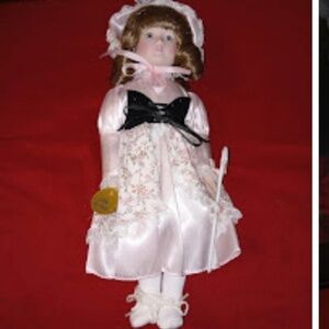 1989 INTERNATIONAL COLLECTORS SOCIETY LITTLE BO PEEP PORCELAIN DOLL!